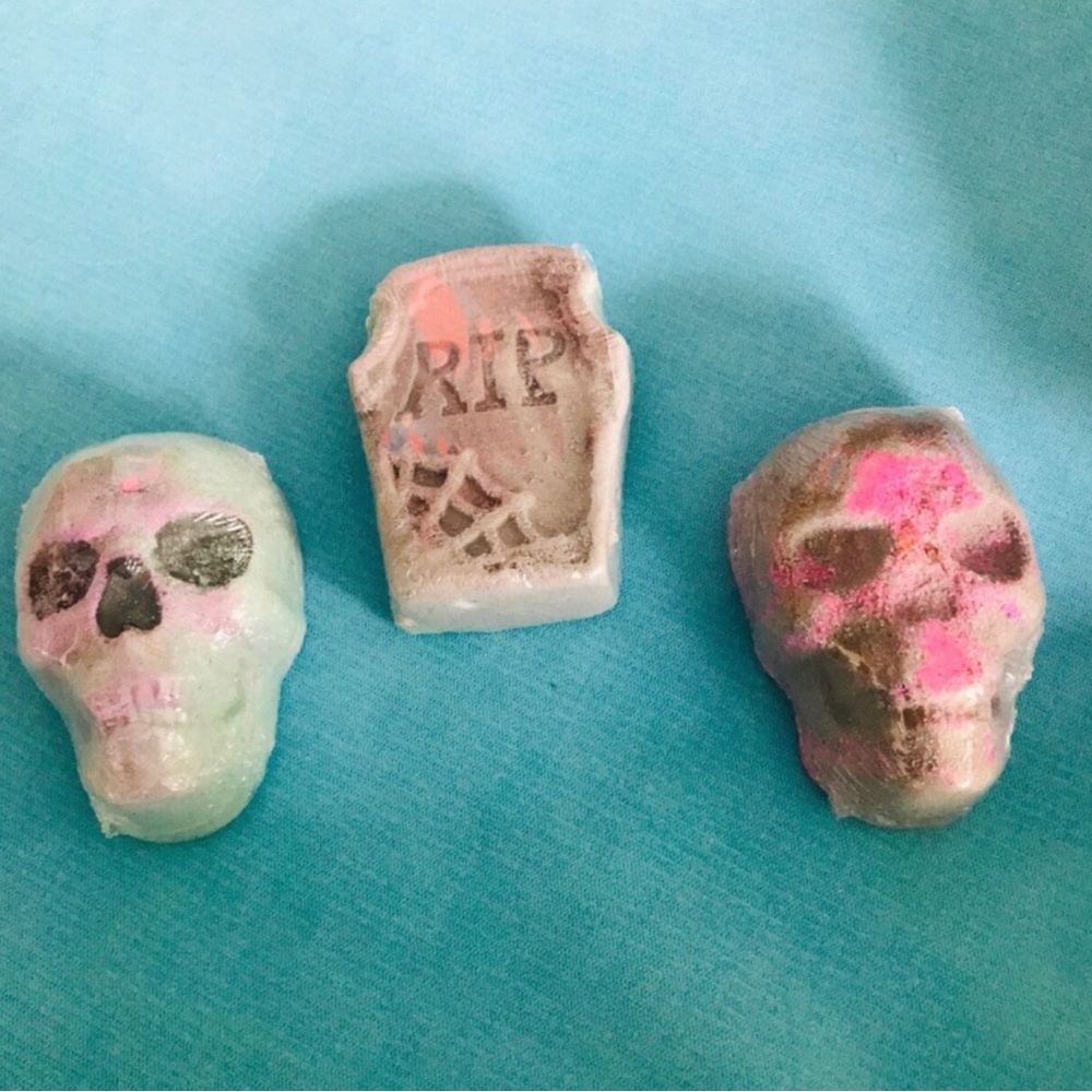 Handmade Skull & Tombstone Bath Bomb Trio - Green, Pink, White